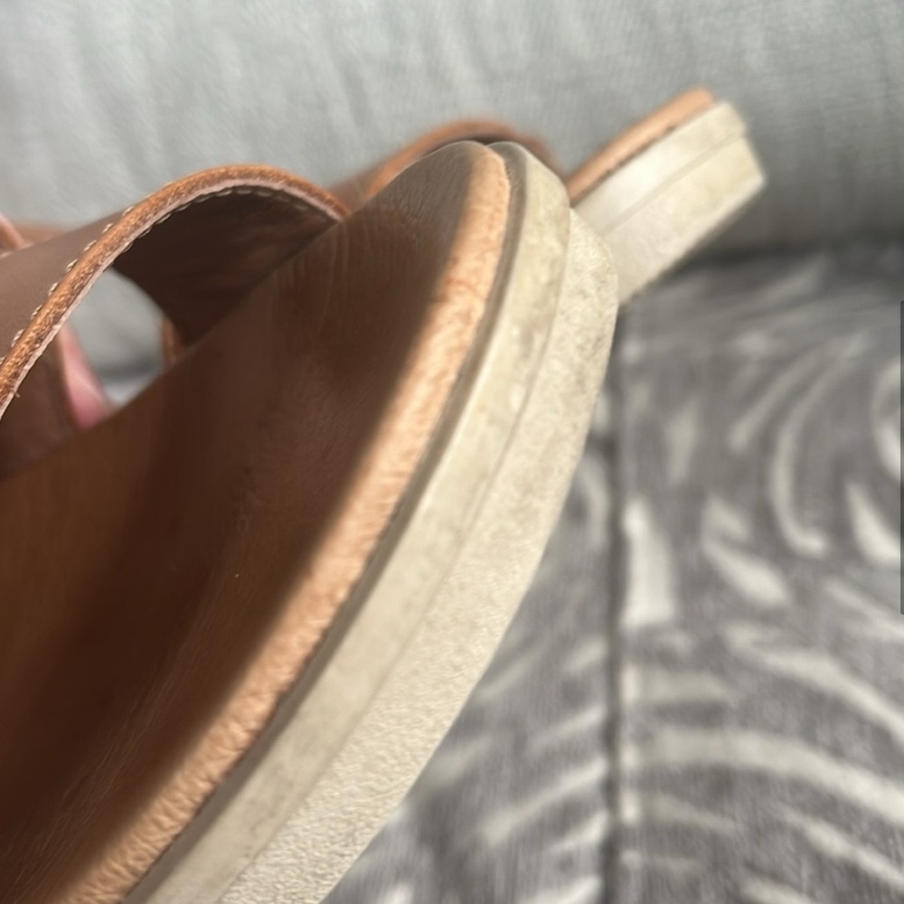 Sorel Women's Tan Leather Slide Sandals - Picture 6 of 8